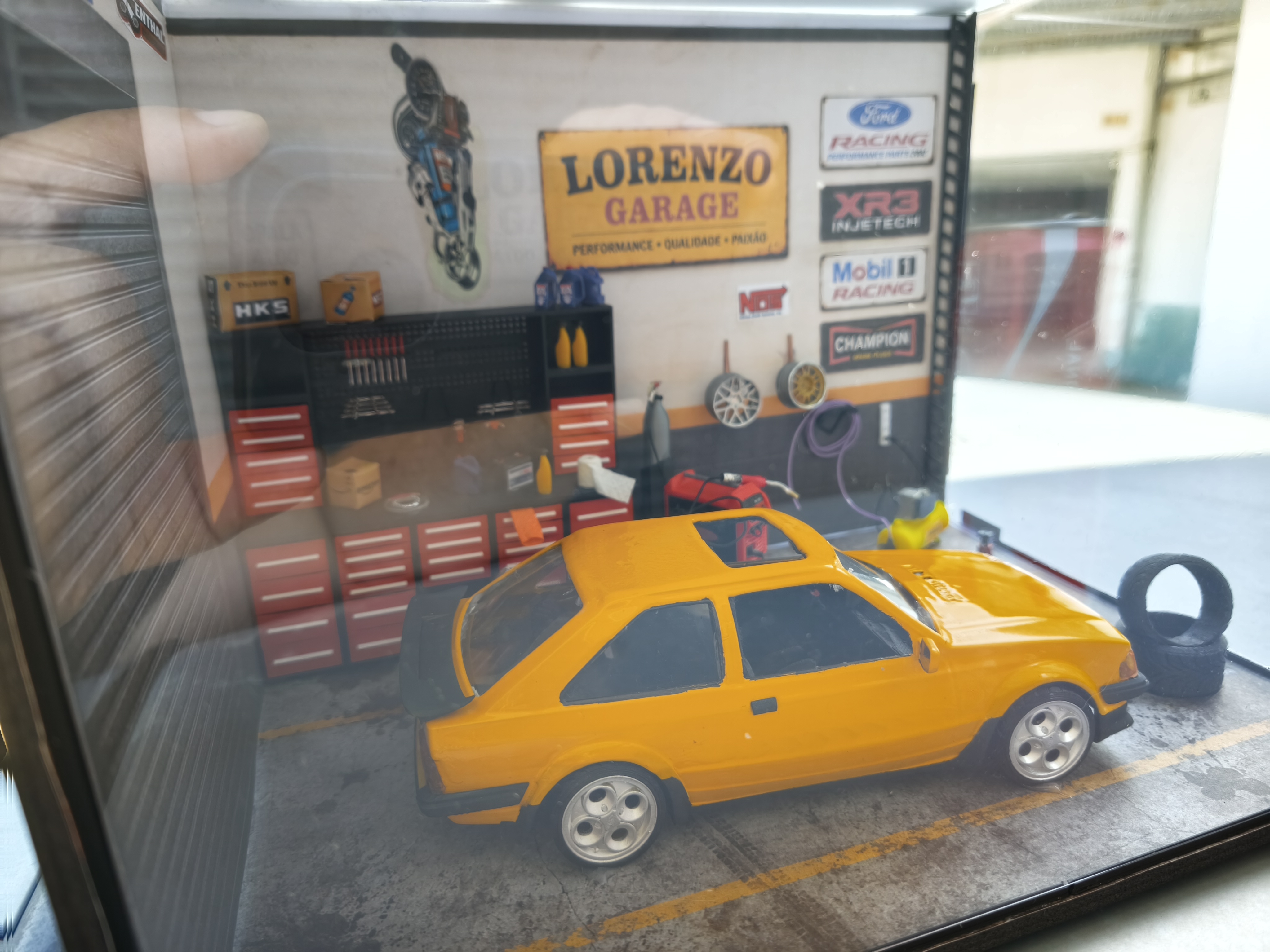 Diorama e garagem personalizada