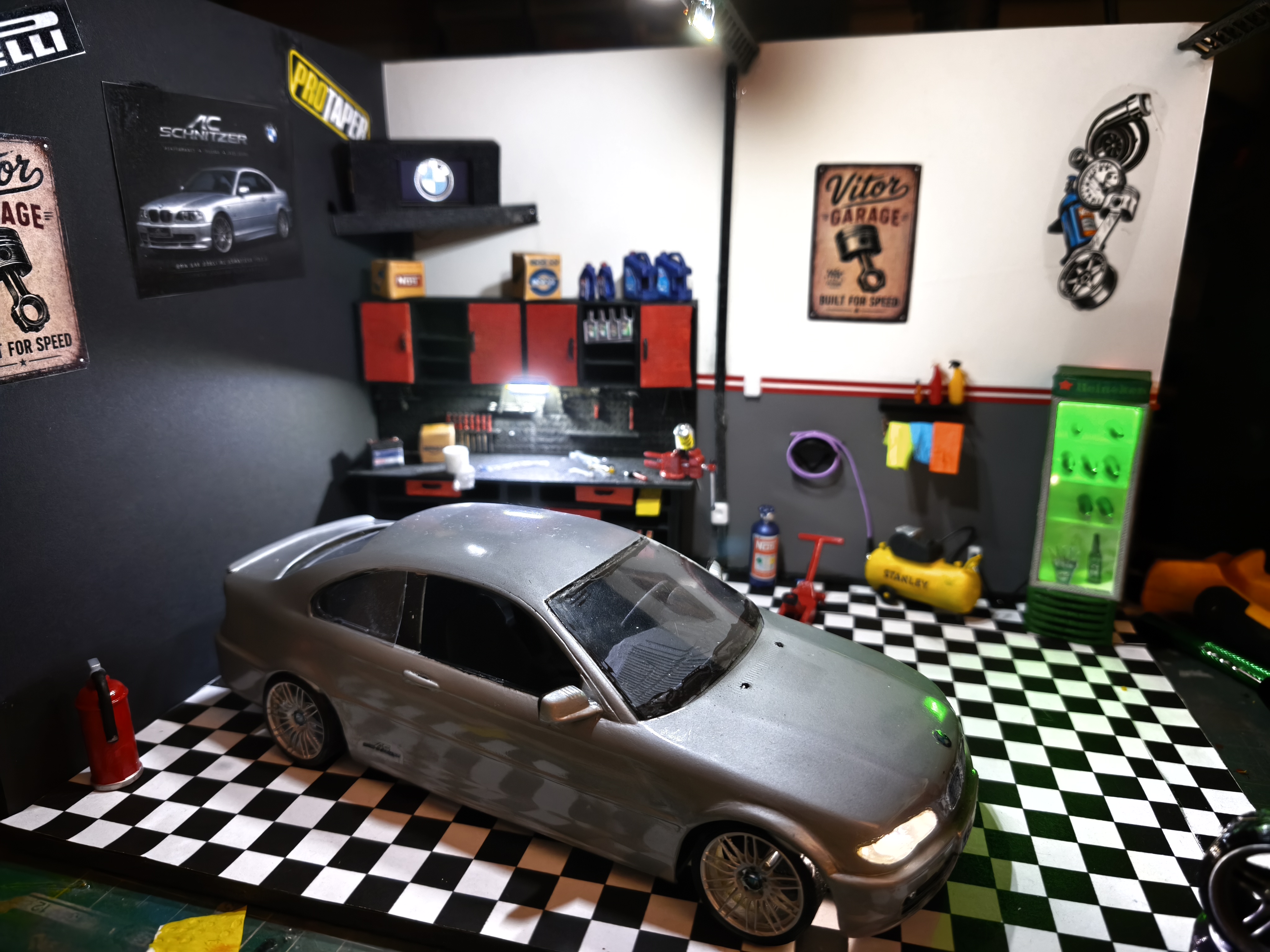 Diorama personalizado com iluminação